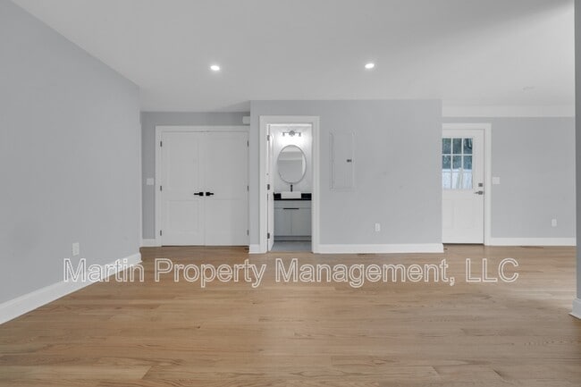 Foto del edificio - 1 Rockingham Ave