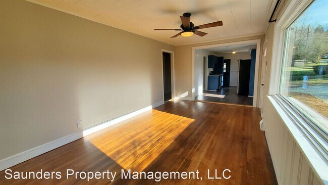 Building Photo - 3 br, 1 bath House - 4433 Carlton Circle