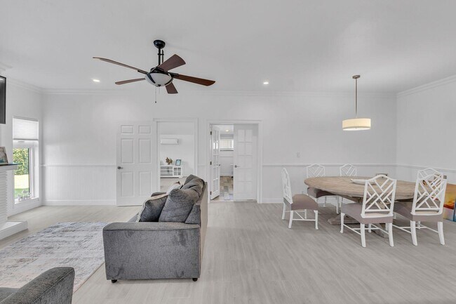 Foto del edificio - 530 NE 17th St