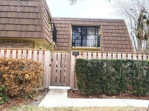 Building Photo - 5371 Bamboo Ct