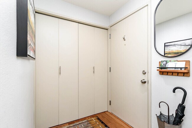 Foto del edificio - 2145 Dexter Ave N