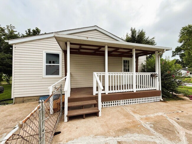 Foto del edificio - Fully Rehabbed 3 bedroom, 1 bathroom Renta...