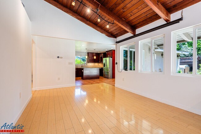 Foto del edificio - Beautiful Home | Premium Finishes | Desira...
