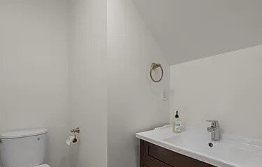 Building Photo - "Charming 1-Bedroom Sanctuary with 2 Full Baths in the Heart of San Francisco!"