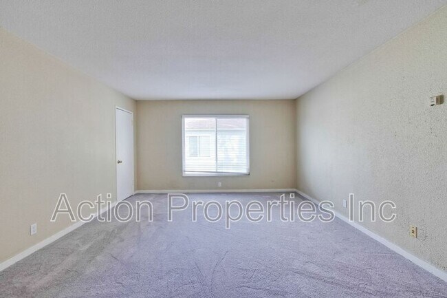 Building Photo - 625 Victor Way