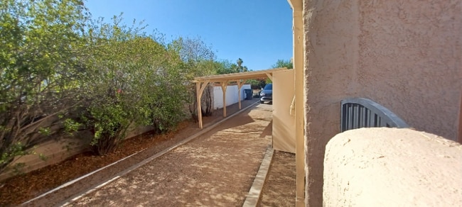 Foto del edificio - 2242 E Mabel St