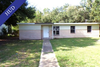 Building Photo - 6861 Melanie Dr