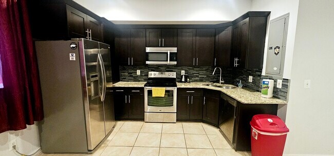 Foto del edificio - 628 N 11th St