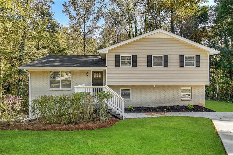Foto principal - 4412 Rustic Wood Dr