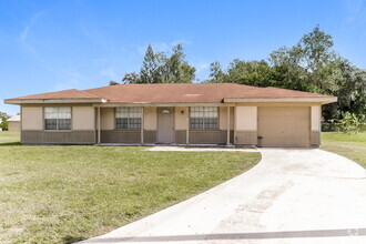 Building Photo - 325 SW Eastport Cir