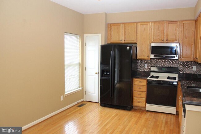 Building Photo - 2555 Chase Wellesley Dr