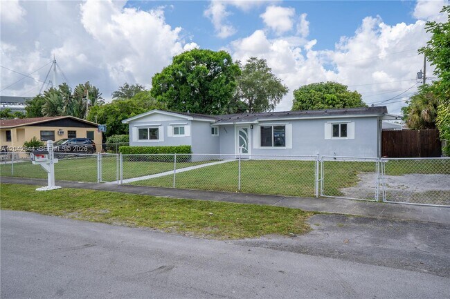 Foto del edificio - 20440 NW 20th Ct
