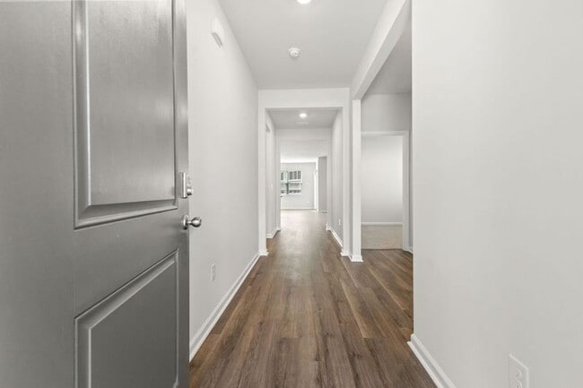 Photo - 1005 Sennema Cir House