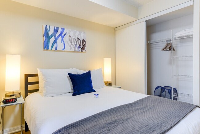 Building Photo - 122 Pearl St