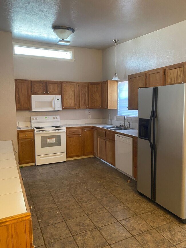 Building Photo - 3 br, 2 bath House - 17 Deborah Dr.  (022)