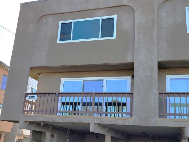 Building Photo - 1001 Seal Way