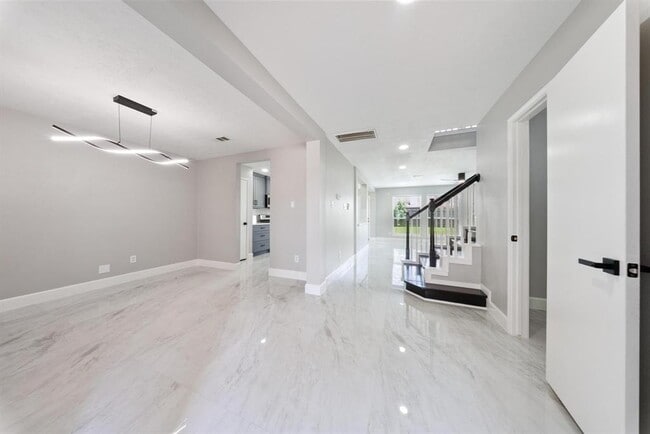 Building Photo - 8311 Sierra Hill Ct