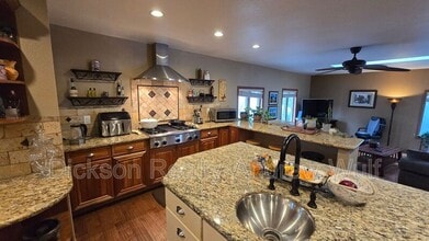 Building Photo - 22882 Carriage Dr