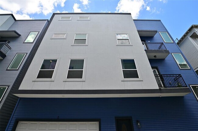 Foto del edificio - 1117 W 16th St