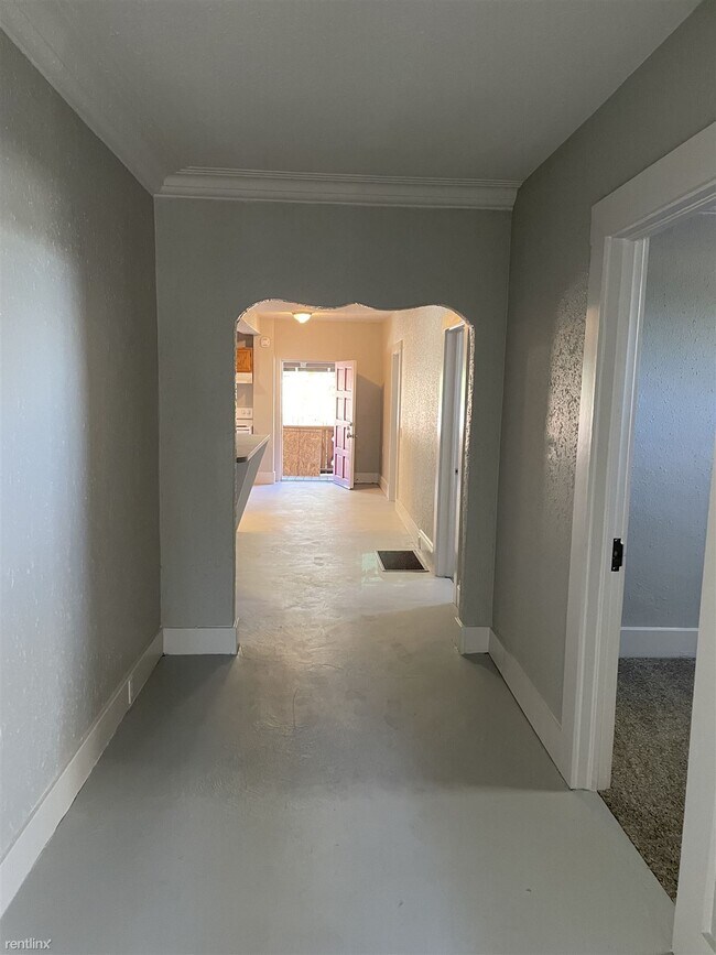Building Photo - 3 br, 1 bath 4plex - 1104 Ralston Street 1