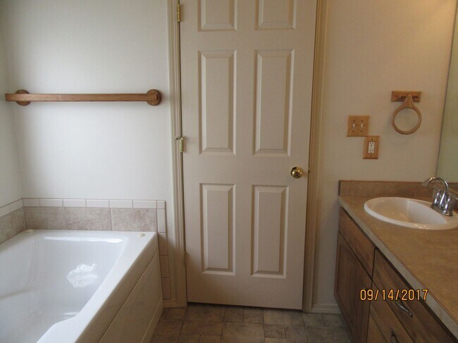 Building Photo - 1970 Canyon Trail Way