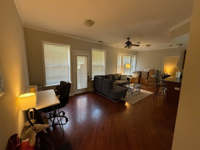 Foto del edificio - Beautiful 1 Bed / 1 Bath Apartment Available July 1st in Rogers Park!