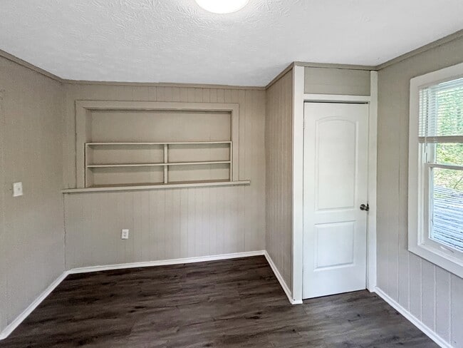 Building Photo - 4620 Sequoia Cir
