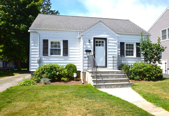 Foto del edificio - 142 Eastlawn St