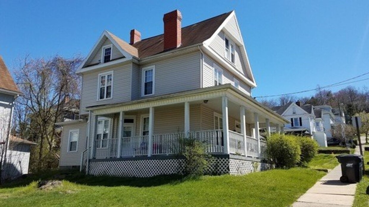 Primary Photo - 421-425 Ash Street