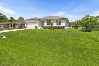 Building Photo - 719 Little Rock St E