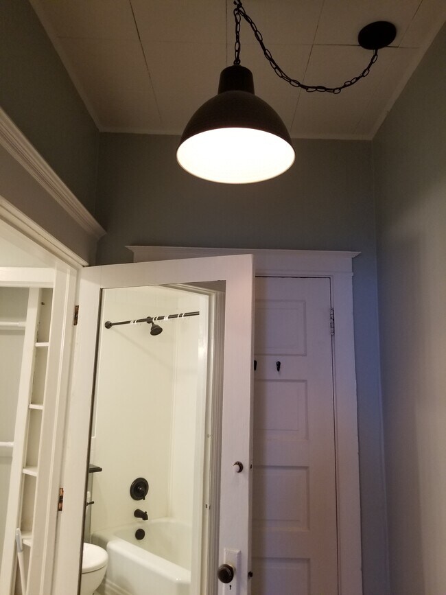 Sala - 701 Remington St