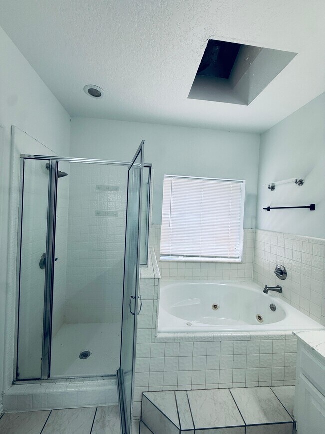 Foto del edificio - 18513 Chestnut Oak Dr