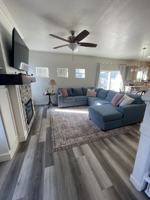 Foto del edificio - 7917 N Red River Dr