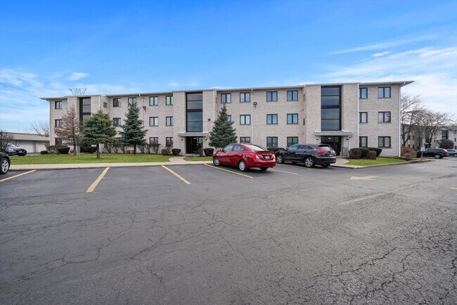 Building Photo - 5021 Briartree Ln