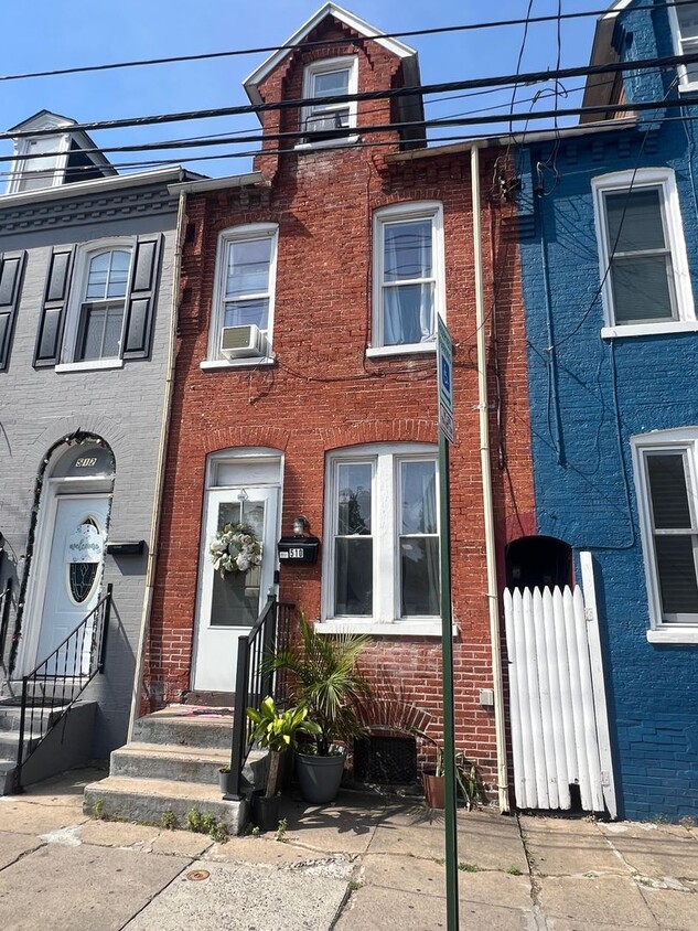Primary Photo - Southeast Lancaster 3 BR Home For Rent