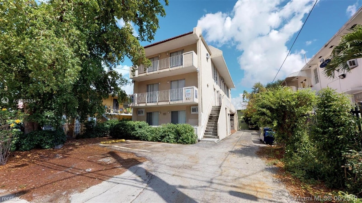 Primary Photo - 921 SW 7th St