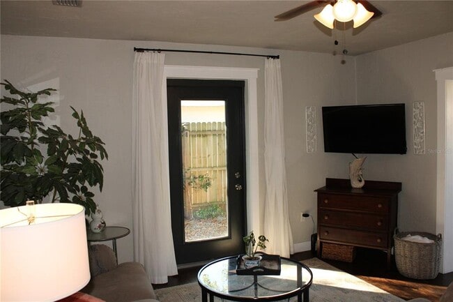 Foto del edificio - 904 17th Ave W