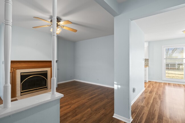 Foto del edificio - 1230 Hemlock Dr