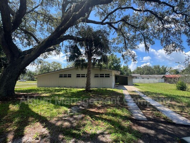 Foto del edificio - 123 W Lake Mary Ave