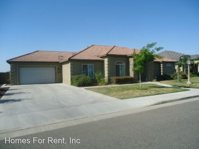 Building Photo - 4 br, 2.5 bath House - 468 W. Melinda Ave