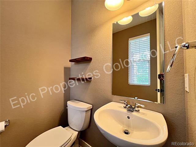 Foto del edificio - 10076 Tall Oaks St