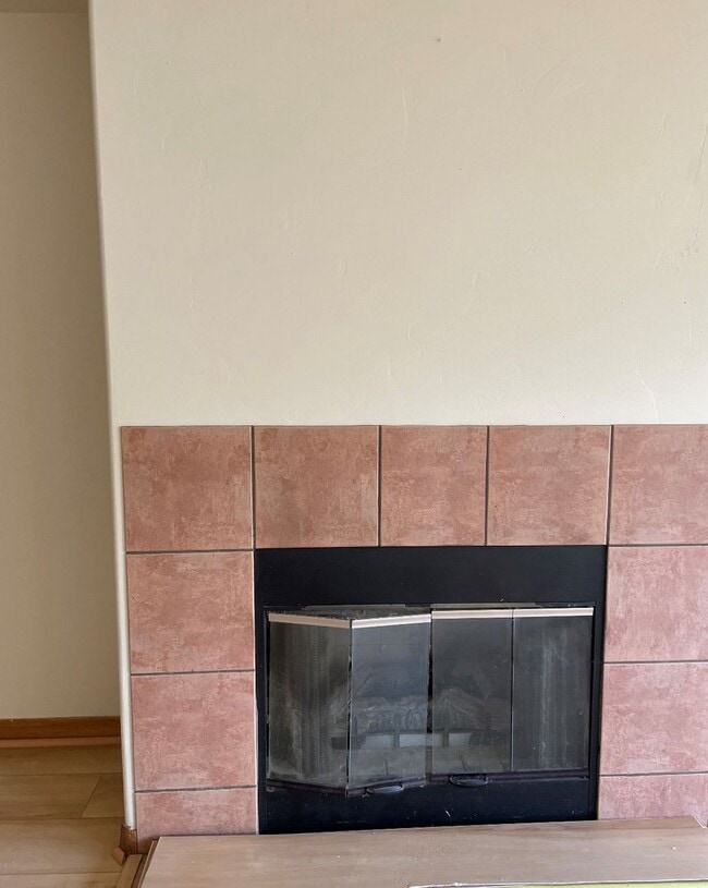 Building Photo - Beautiful & Spacious 2-Bedroom, 3-Bath Tow...