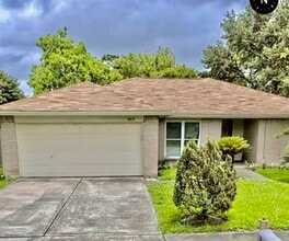 Building Photo - 14819 Selwyn Dr