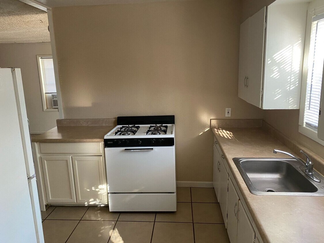 Foto del edificio - 1 bedroom 1 bath 900 sq ft home located in...