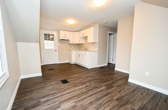 Building Photo - 310 Mason Ave