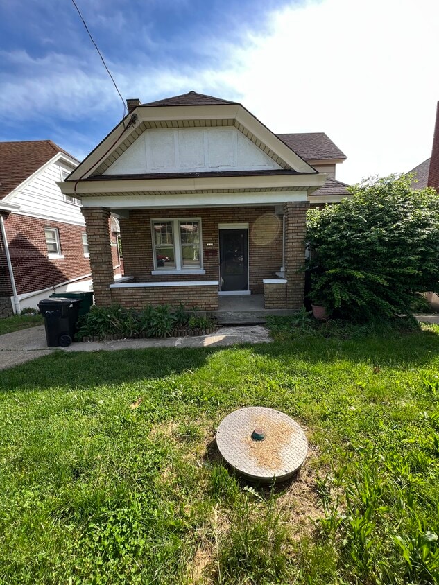 Primary Photo - 4315 W 8th St