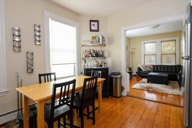 Building Photo - 48 Eustis St