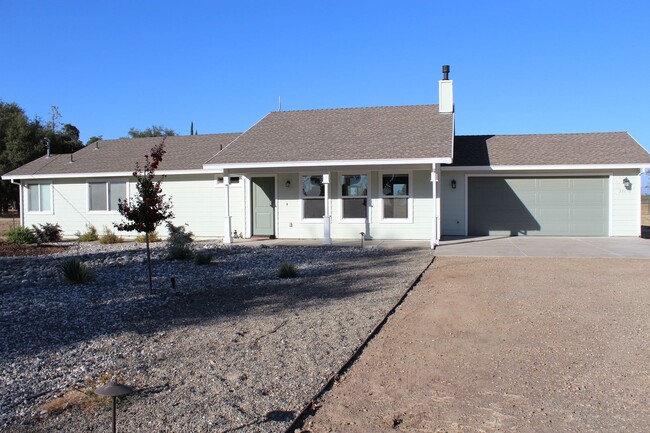 Building Photo - Must See 2 Bedroom Home Located On Big Cou...
