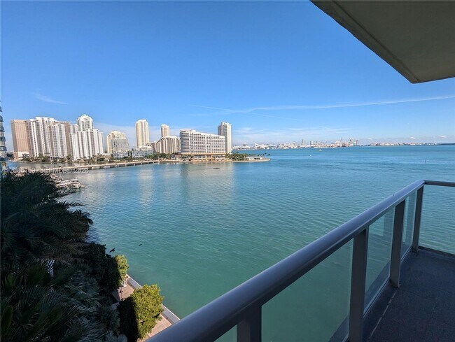 Building Photo - 1155 Brickell Bay Dr