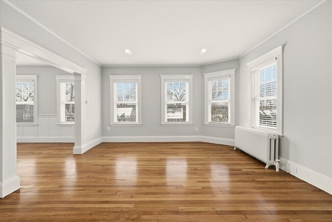 Building Photo - 22 Lewis St